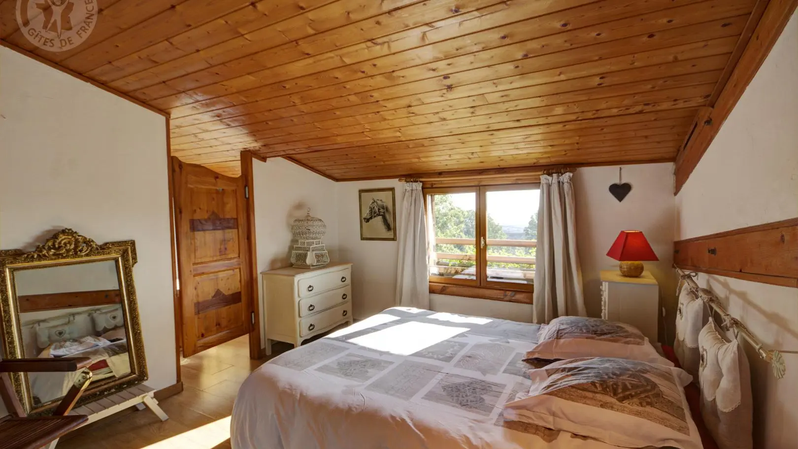 1ere chambre avec salle de bain privative (à l'étage)