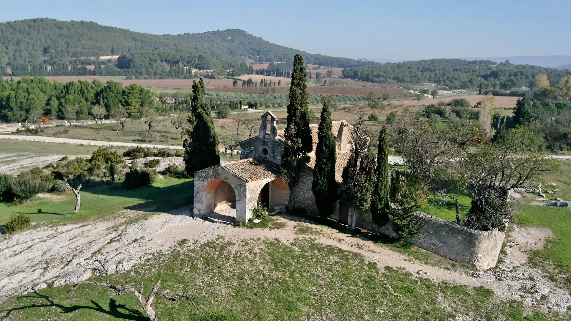 Chapelle Saint-Sixte à Eygalières_vue aérienne