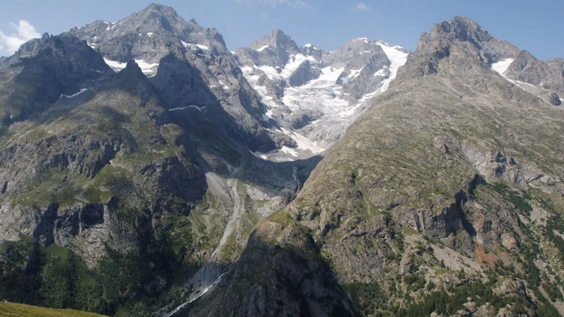 Depuis le belvédère du sentier des crevasses, vue sur le massif de la Meije et la combe de l'Homme