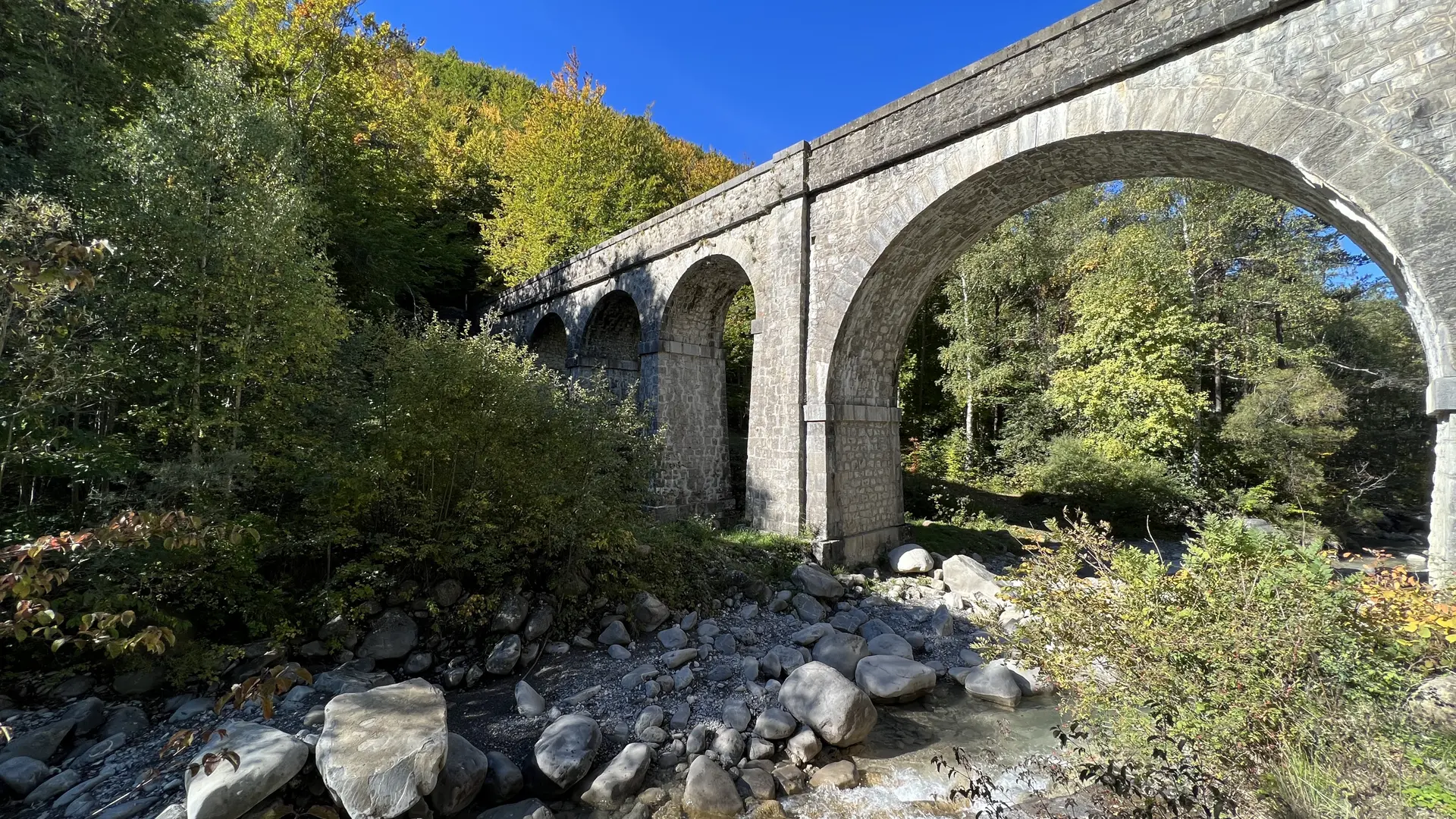 Aqueduc du torrent d'Ancelle