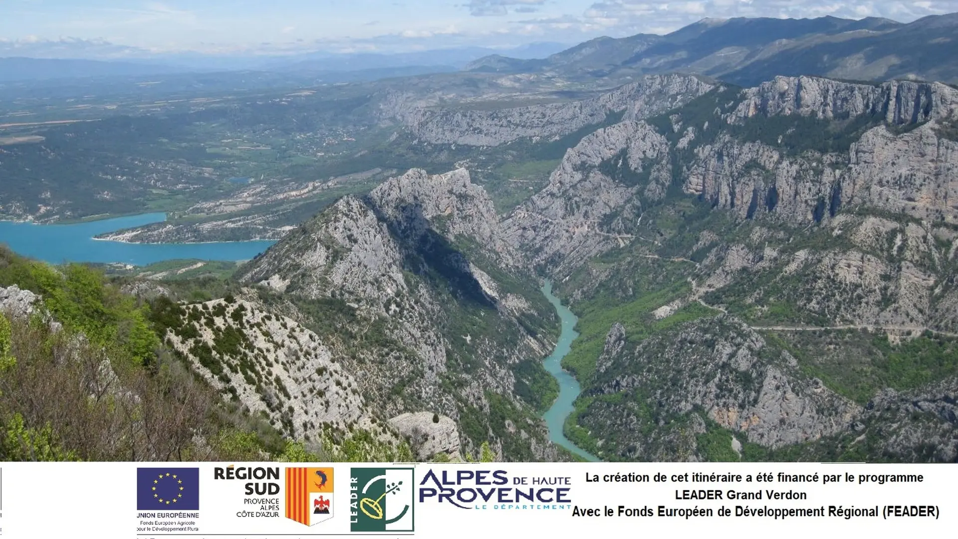 Vue sur le lac et la sortie des grandes Gorges