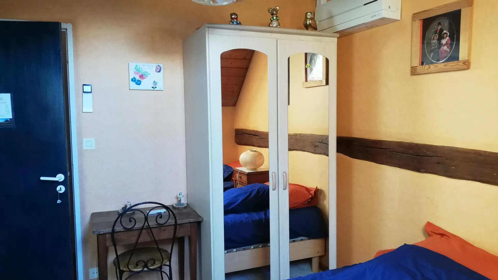 chambre bleue ( groupe chambre famille)