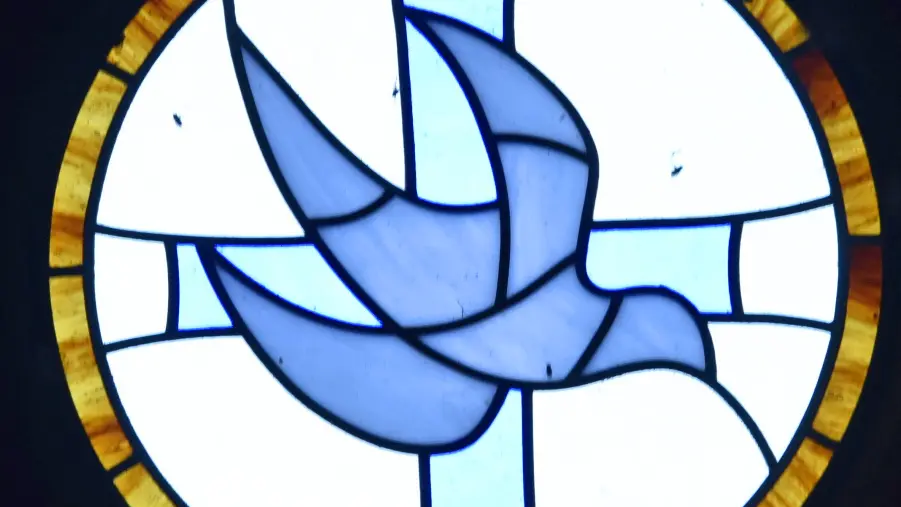 Vitrail du St Esprit