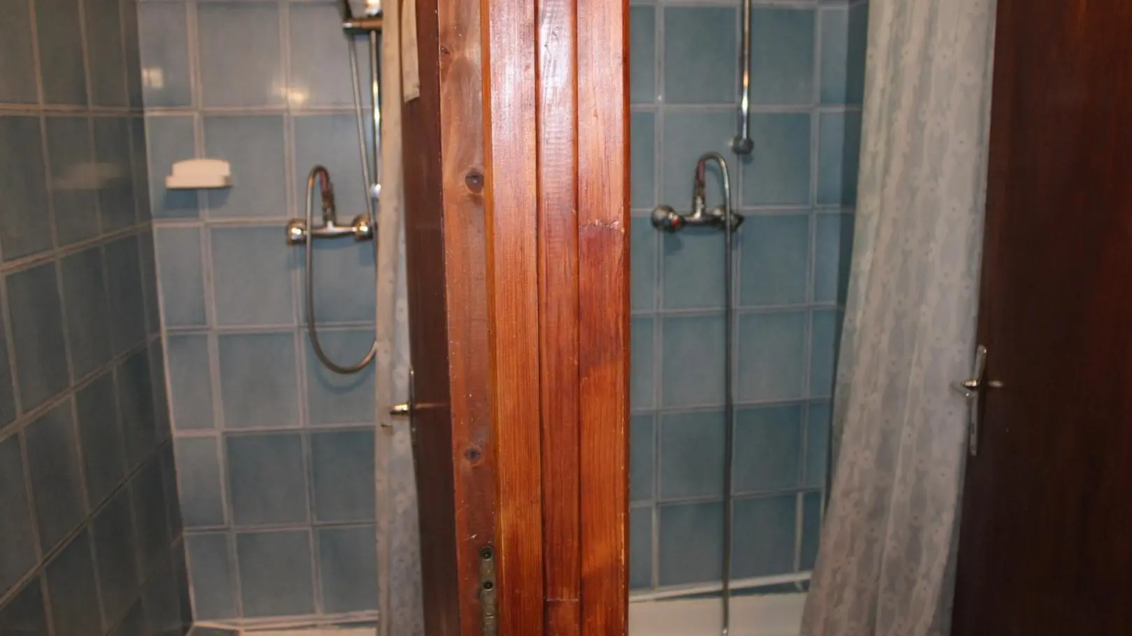 Gîte d'Etape/Groupe La Rouguière - Sanitaires - Saint-Martin-Vésubie - Gîtes de France Alpes-Maritimes