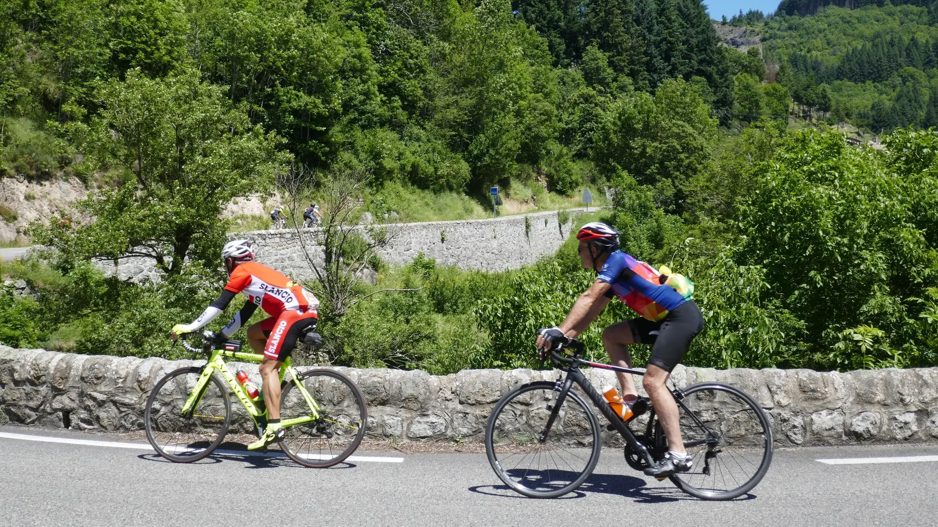 Cyclos sur les routes de l'Ardéchoise
