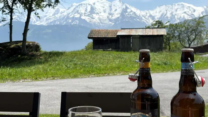 Terrasse offrant la vue sur le massif du Mont-Blanc