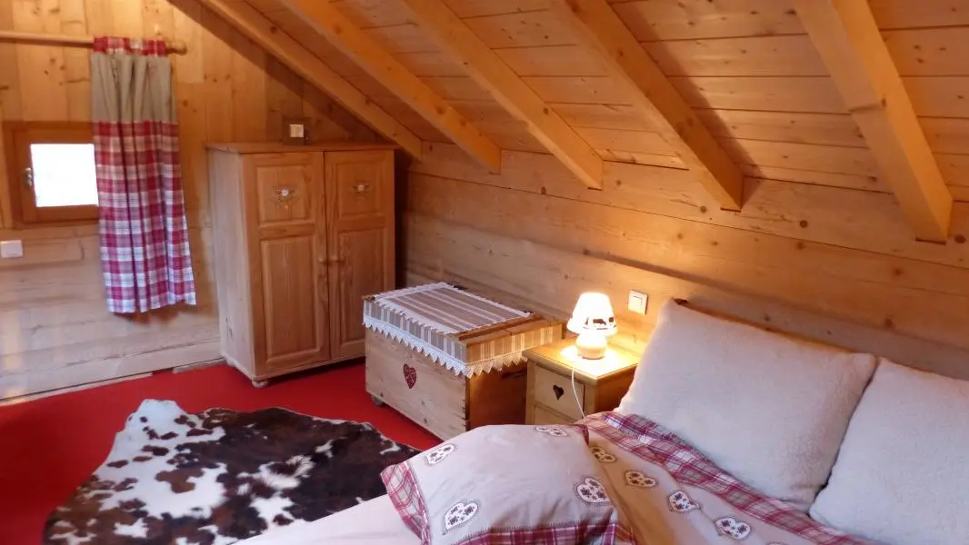 Lit 140x190,armoire et coffre