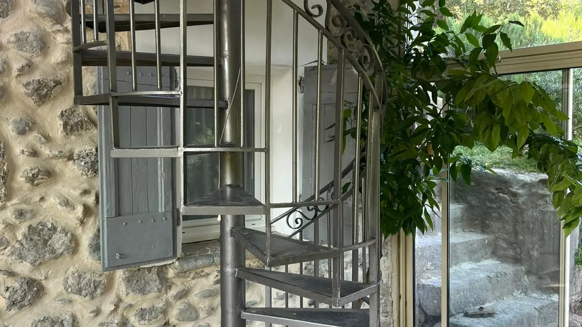 Escalier d'accès à la chambre