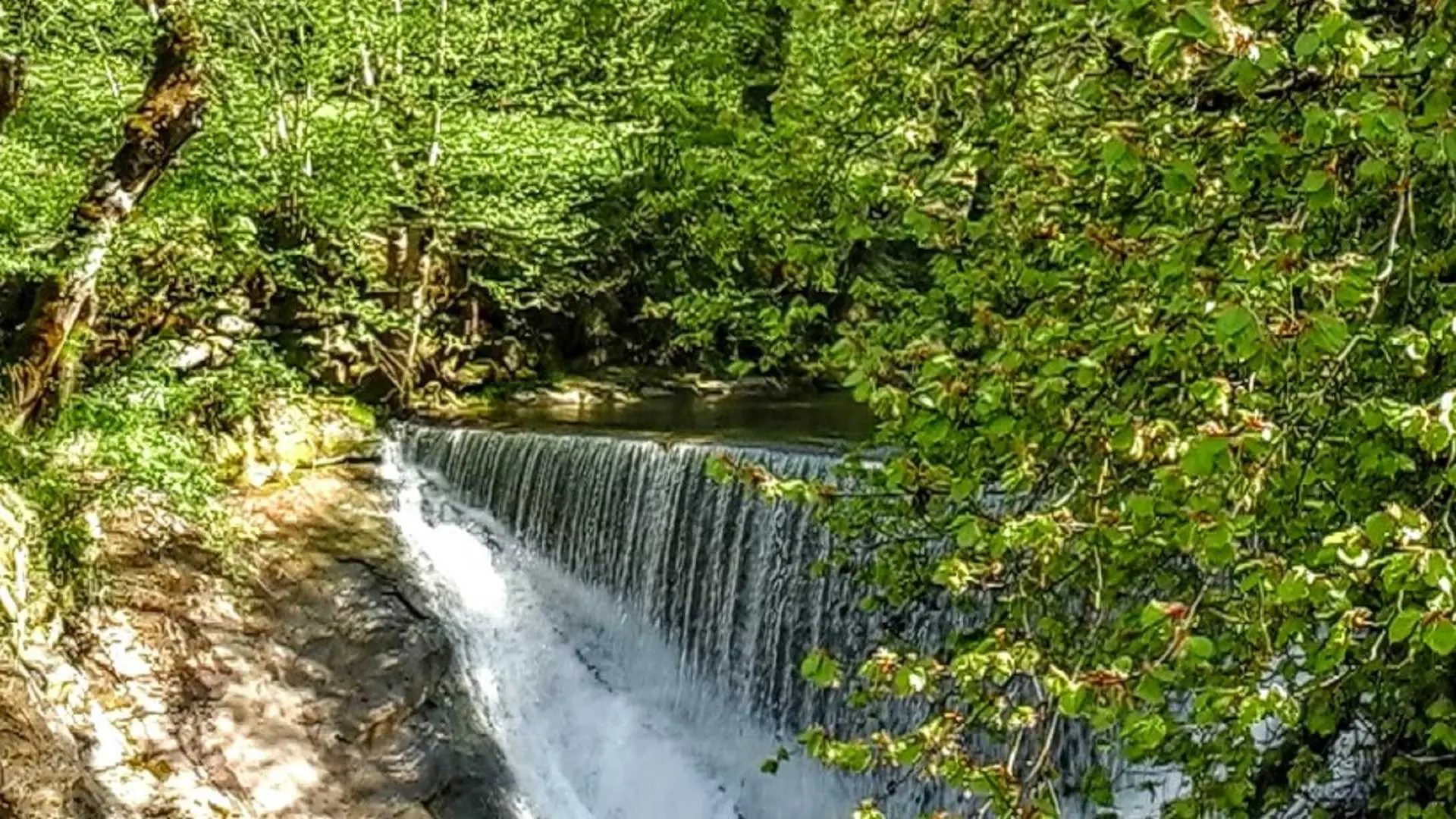 Le barrage près du moulin d'Arsène sur le torrent à 200 m du chalet