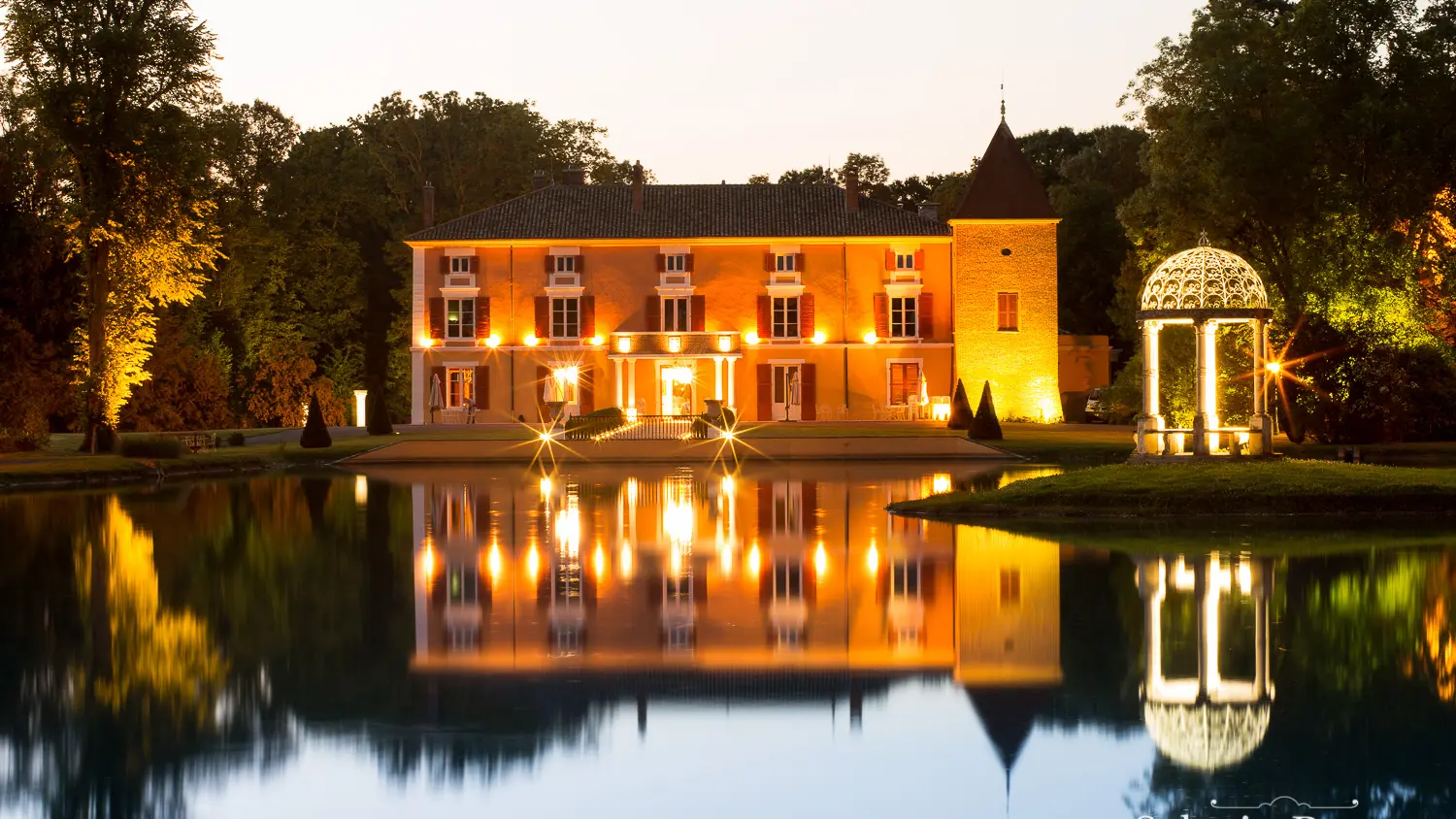 Le Château d'Epeyssoles vu de l'extérieur