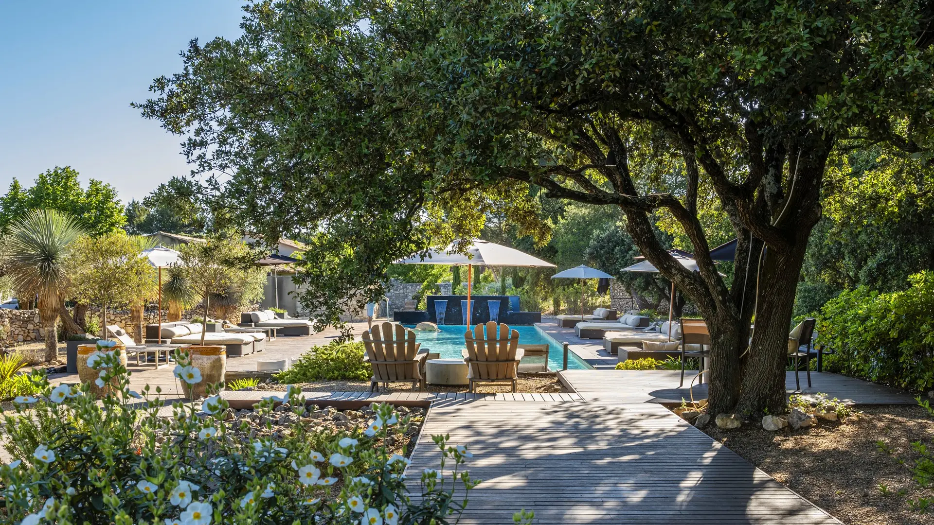 Domaine La Pierre Blanche_Eygalières_vue piscine