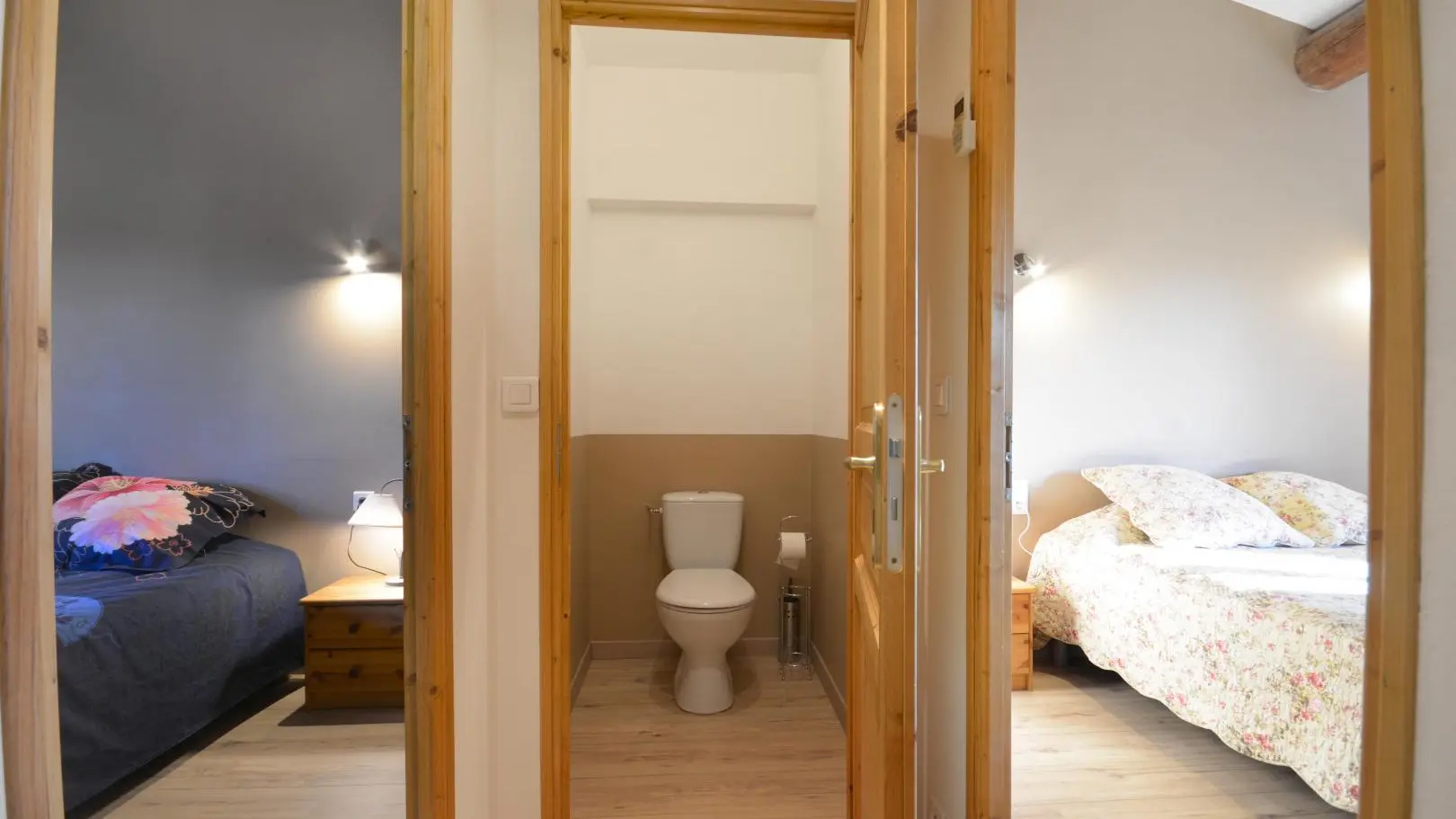 A L ETAGE ENTRE LES DEUX CHAMBRES UN WC