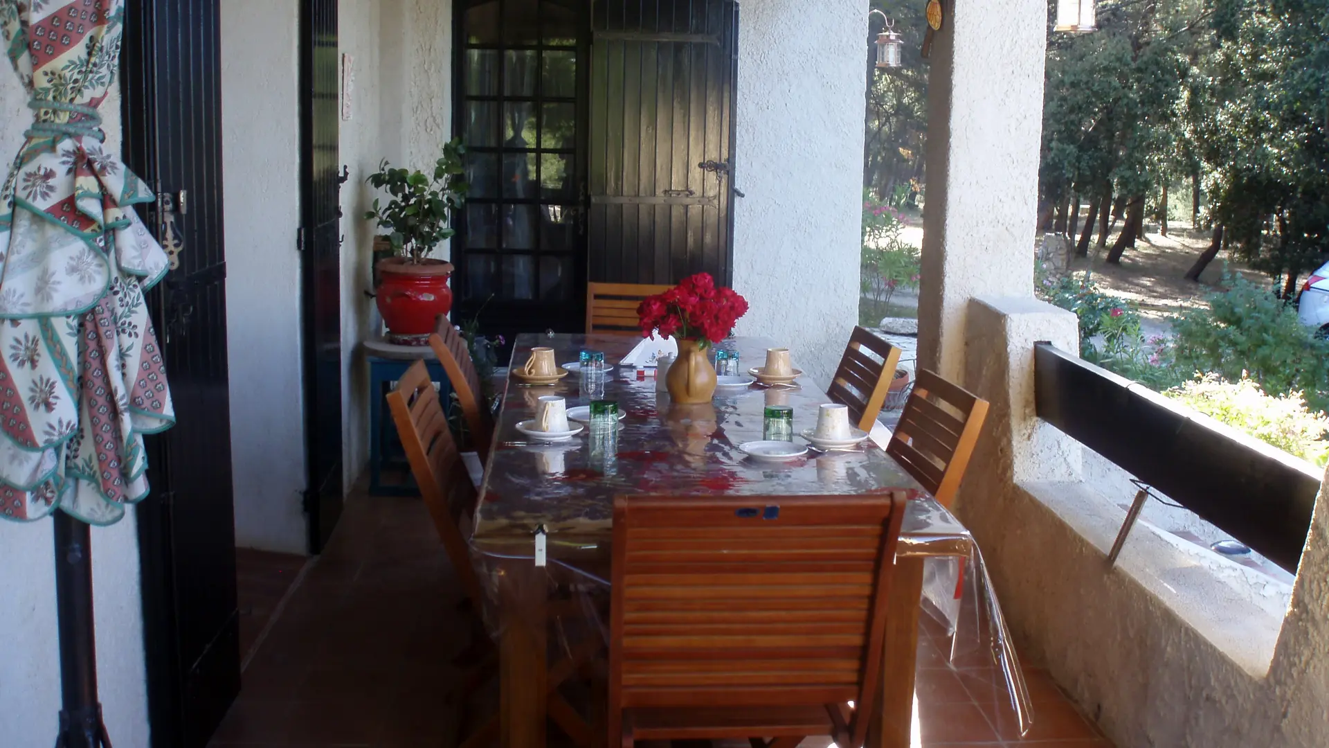 Petit déjeuner en terrasse