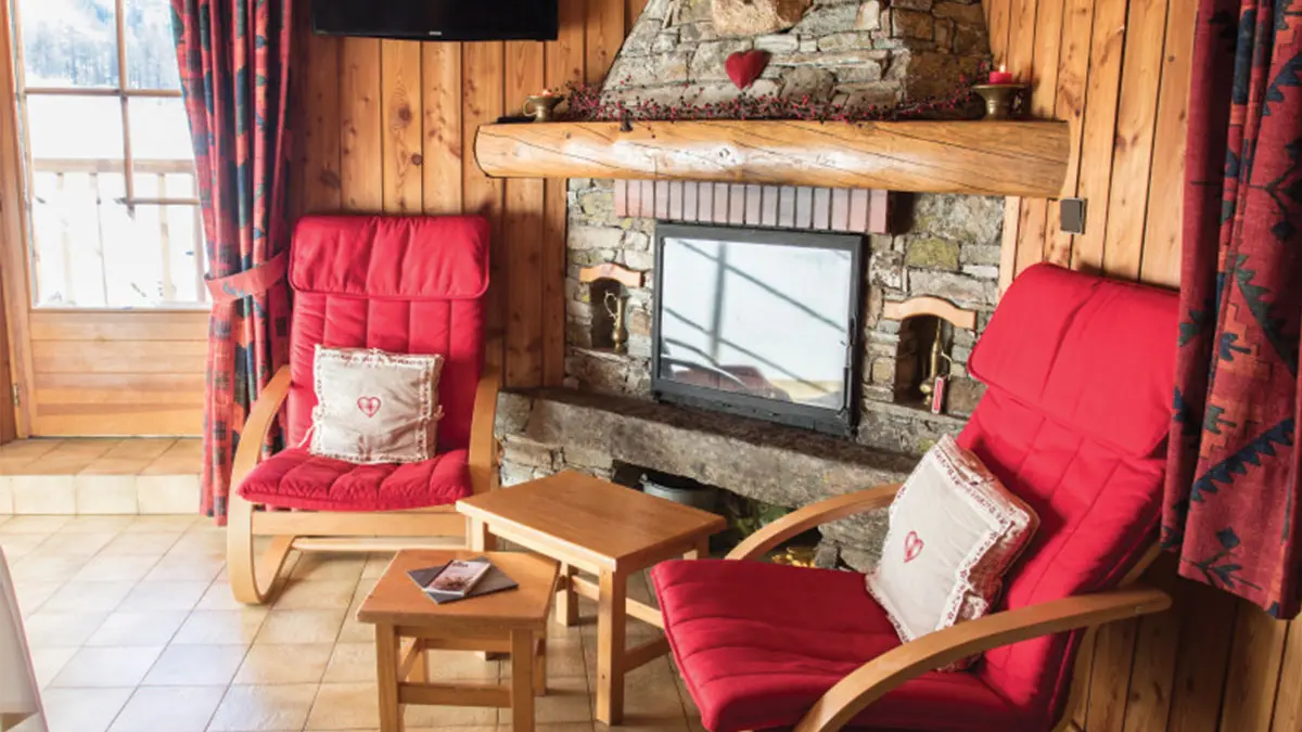 Salon avec cheminée - Maison André Val d'Isère Tourisme