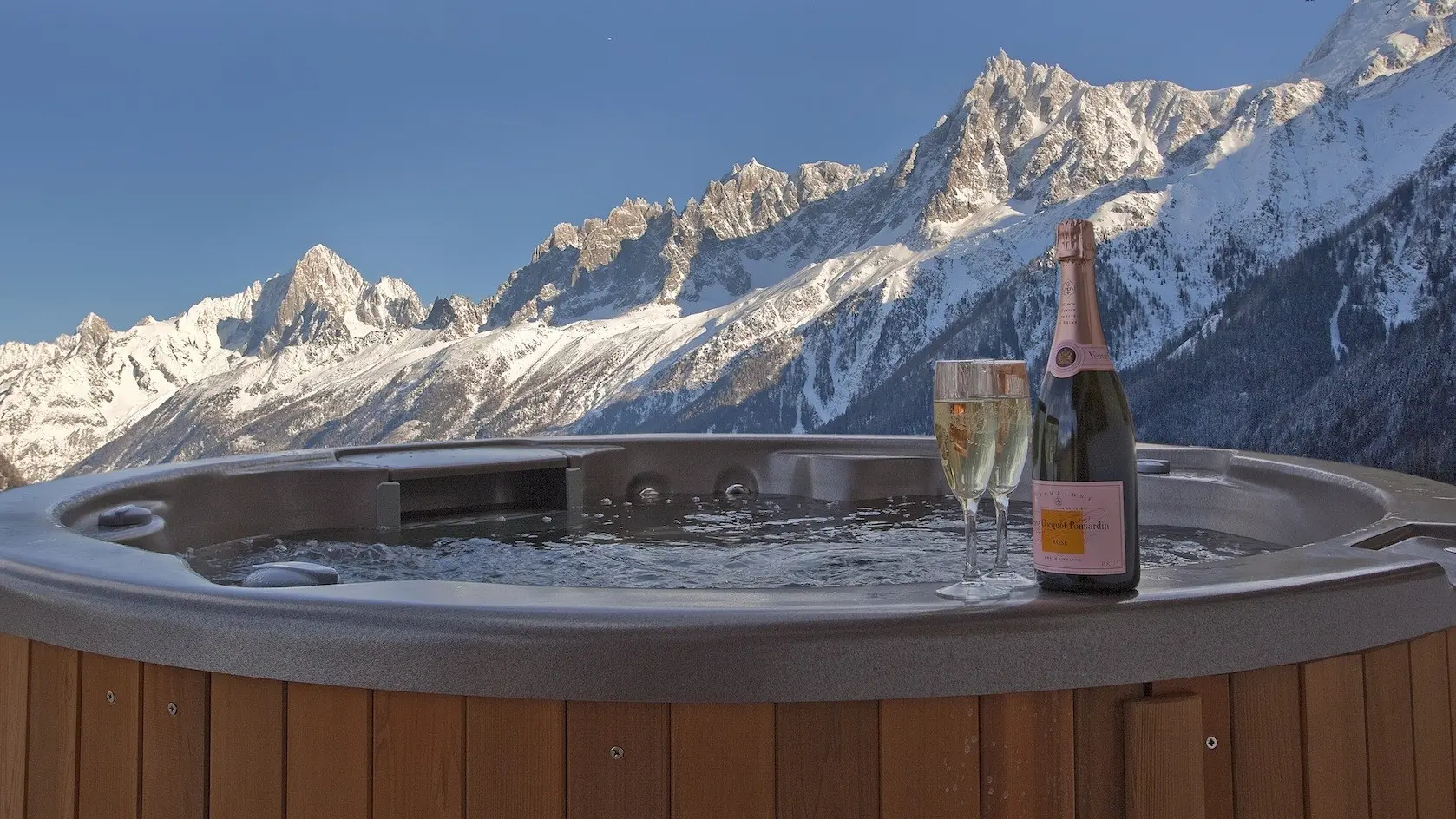 Chalet Norel Jacuzzi Mont-Blanc view