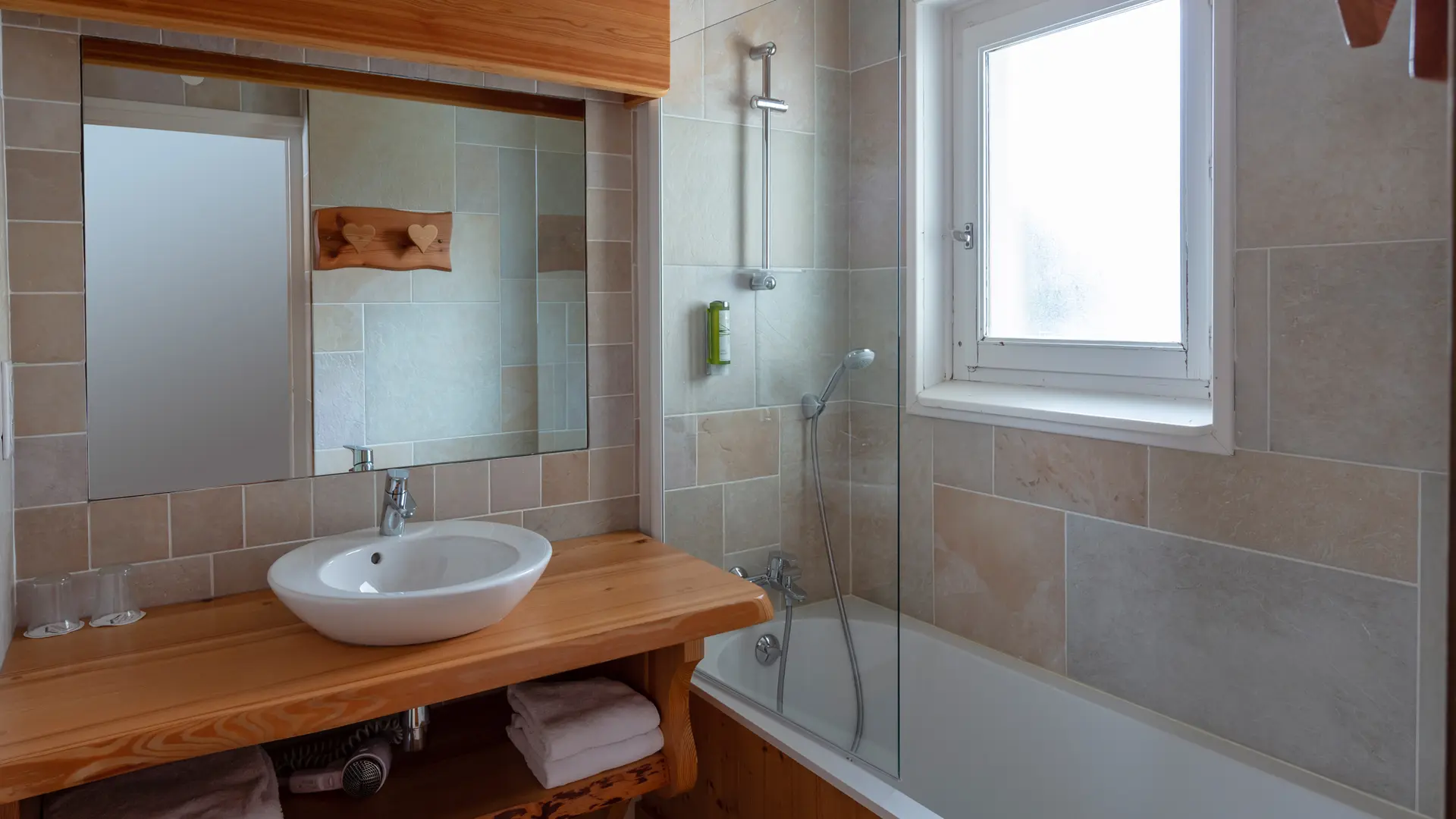 Salle de bain studio communicant