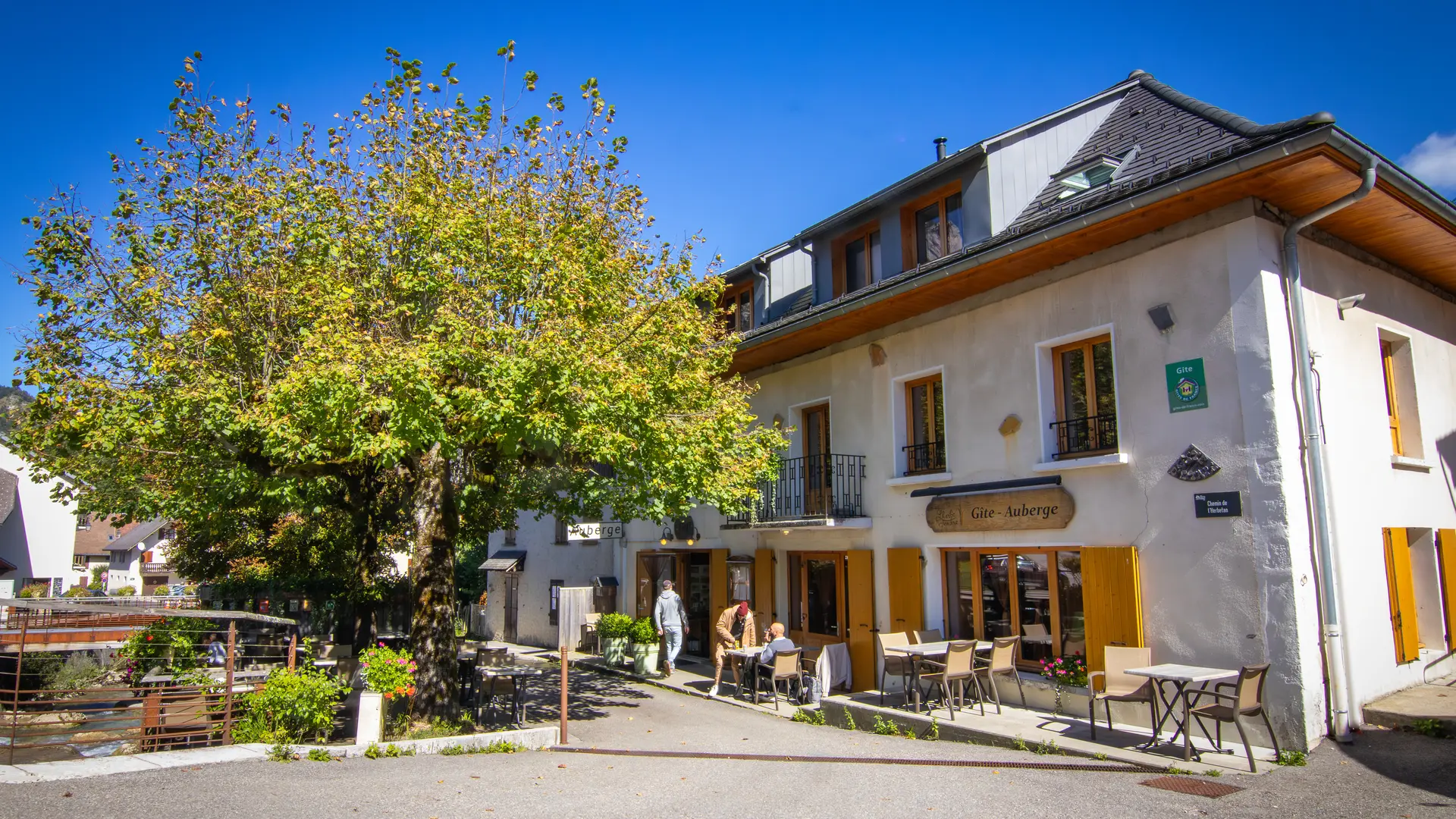 Le restaurant et sa terrasse