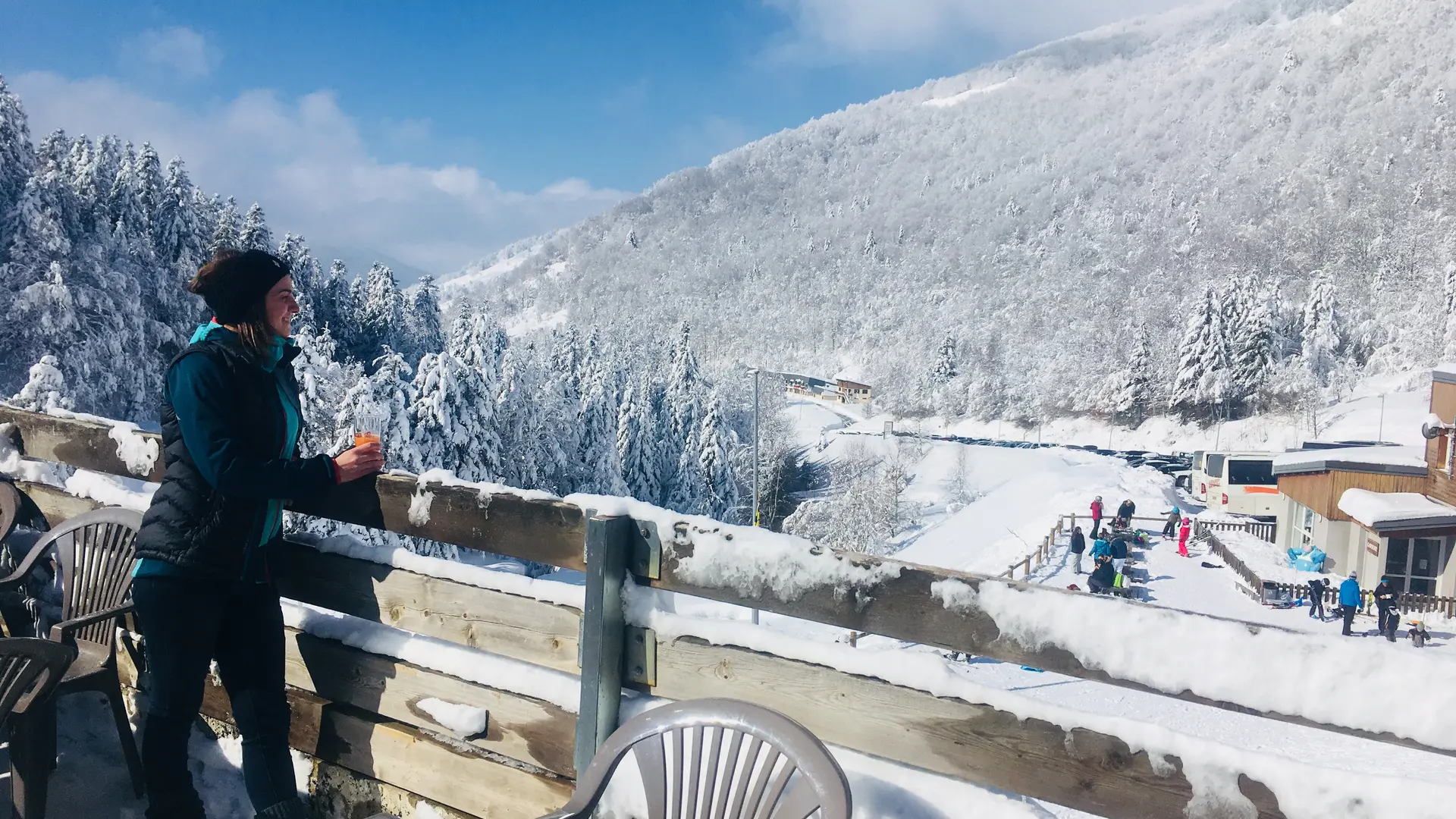 Vue depuis la terrasse de la cafétéria d'ascou pailhères