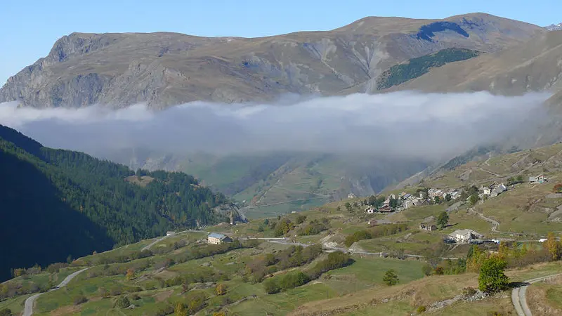 Le hameau des Cours, départ de la balade