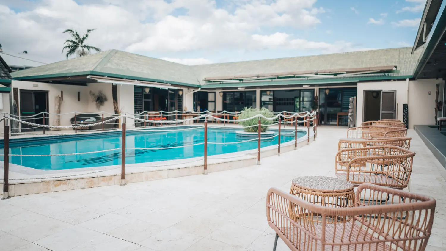 piscine, Hôtel Hibiscus, Koné