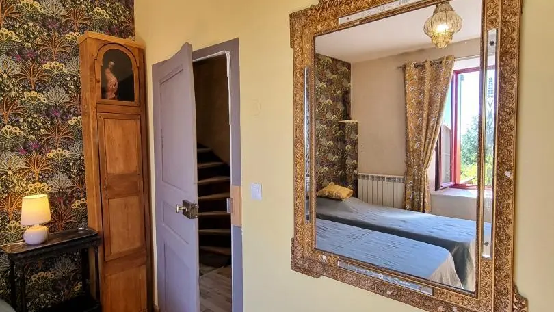 1er niveau : chambre 1 : 2 lits 90, pouvant être modulable en lit 180.