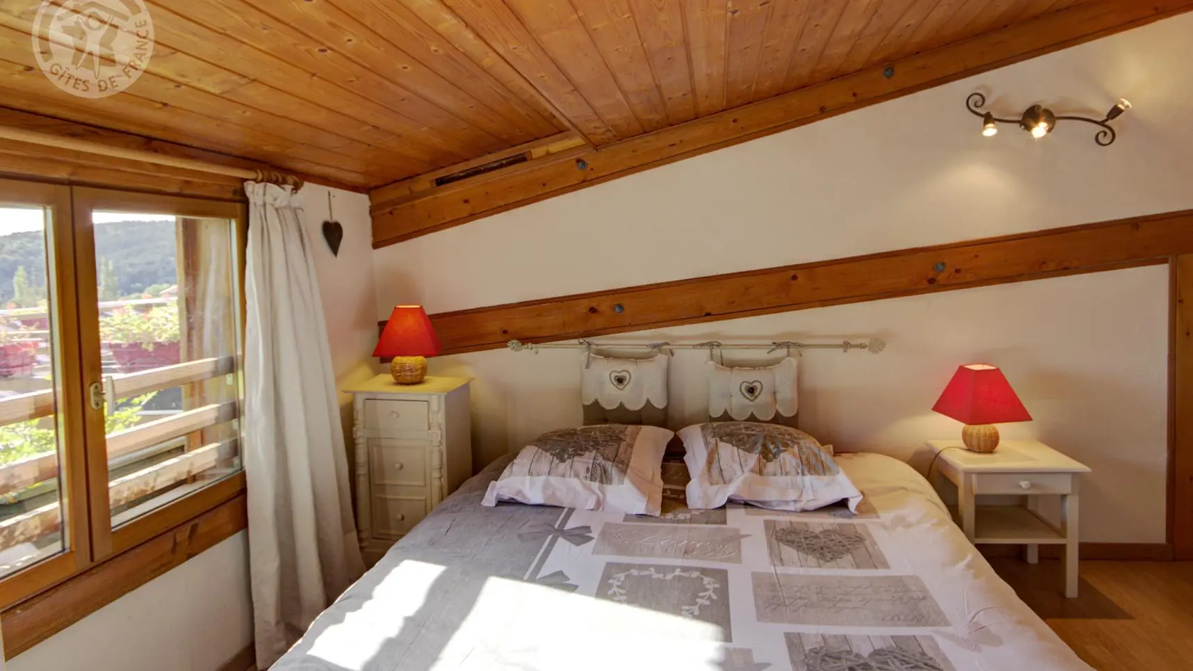 1ere chambre avec salle de bain privative (à l'étage)