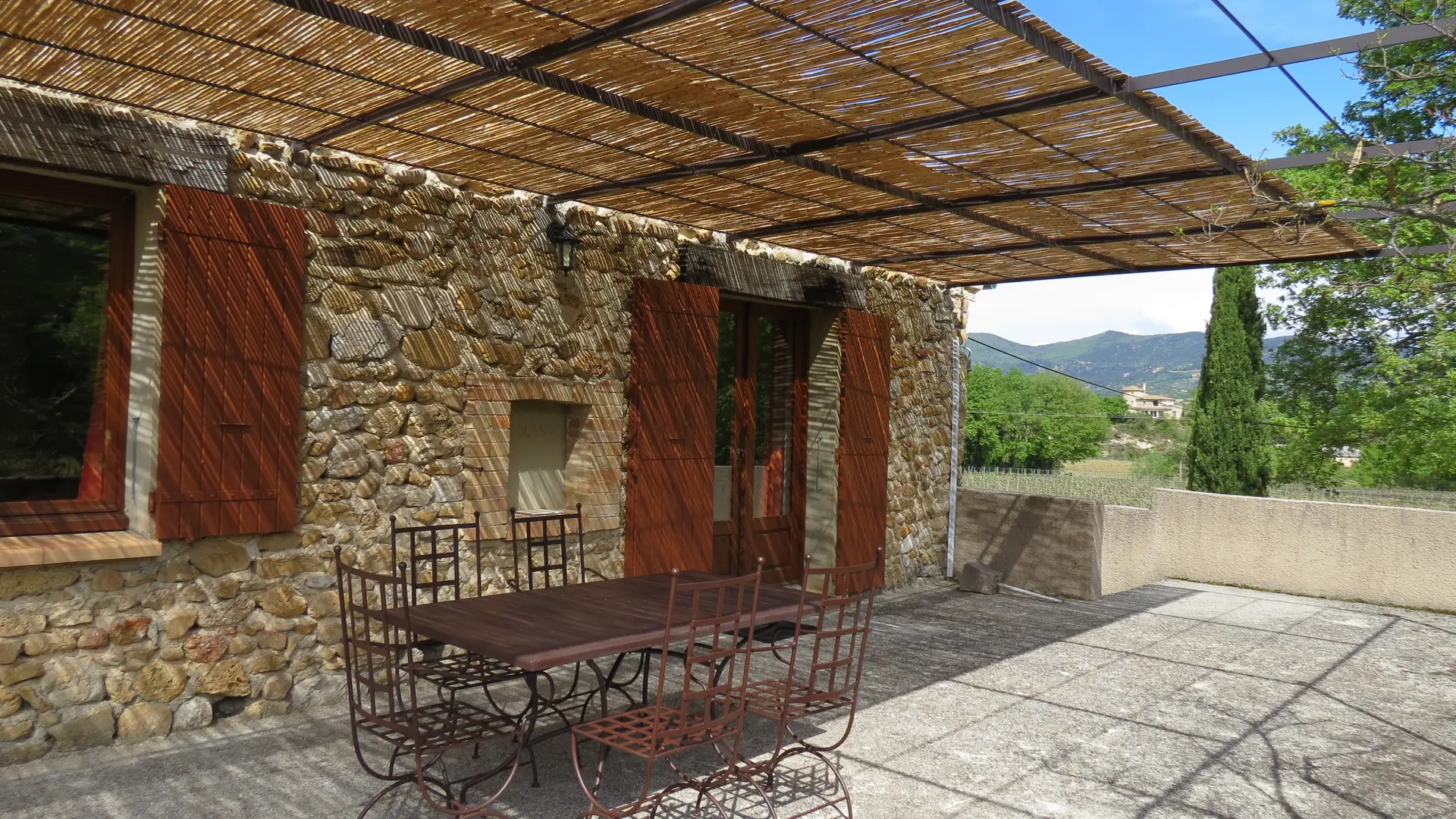 PERGOLA  GITE