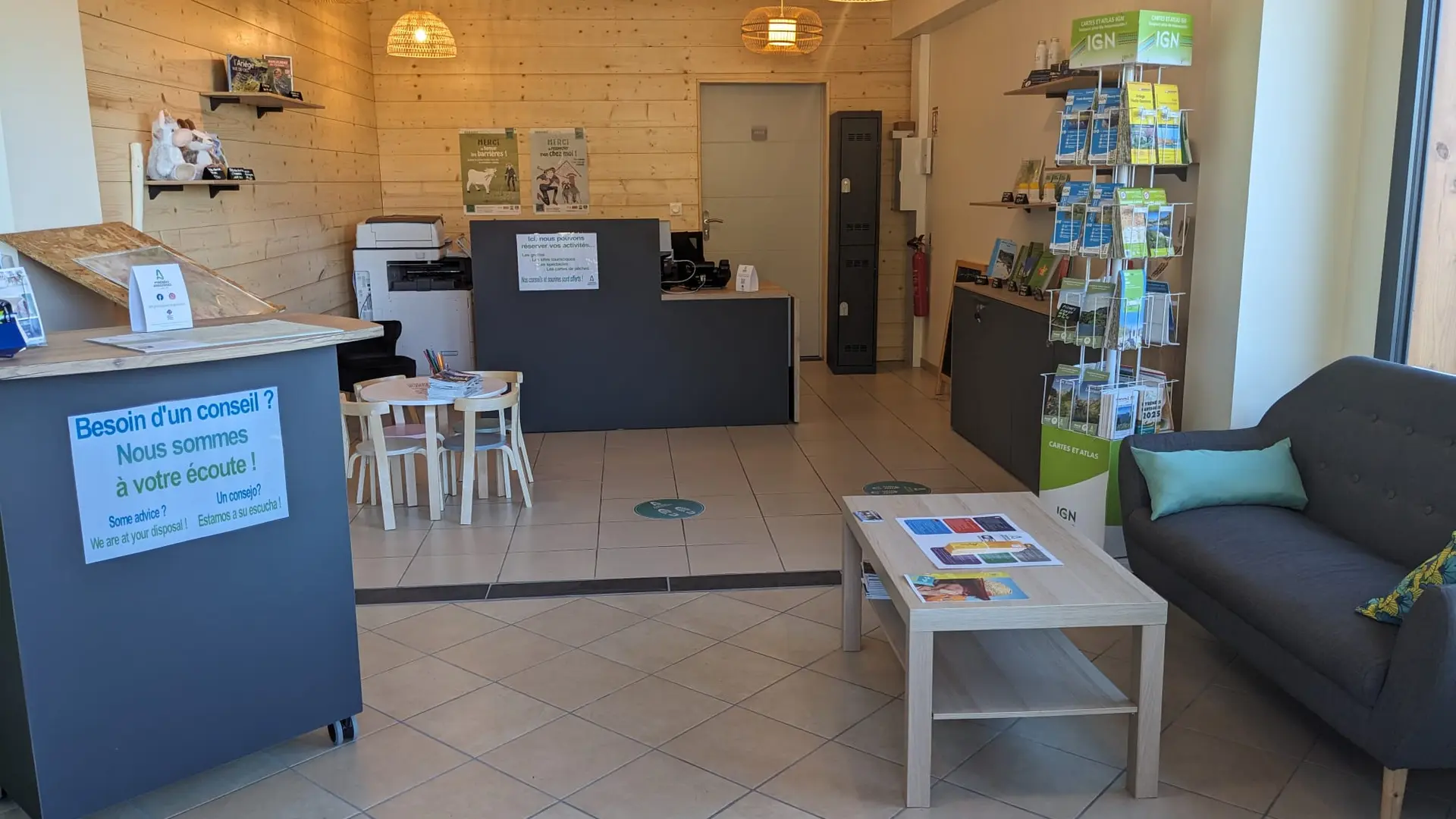 intérieur Office de tourisme Quérigut