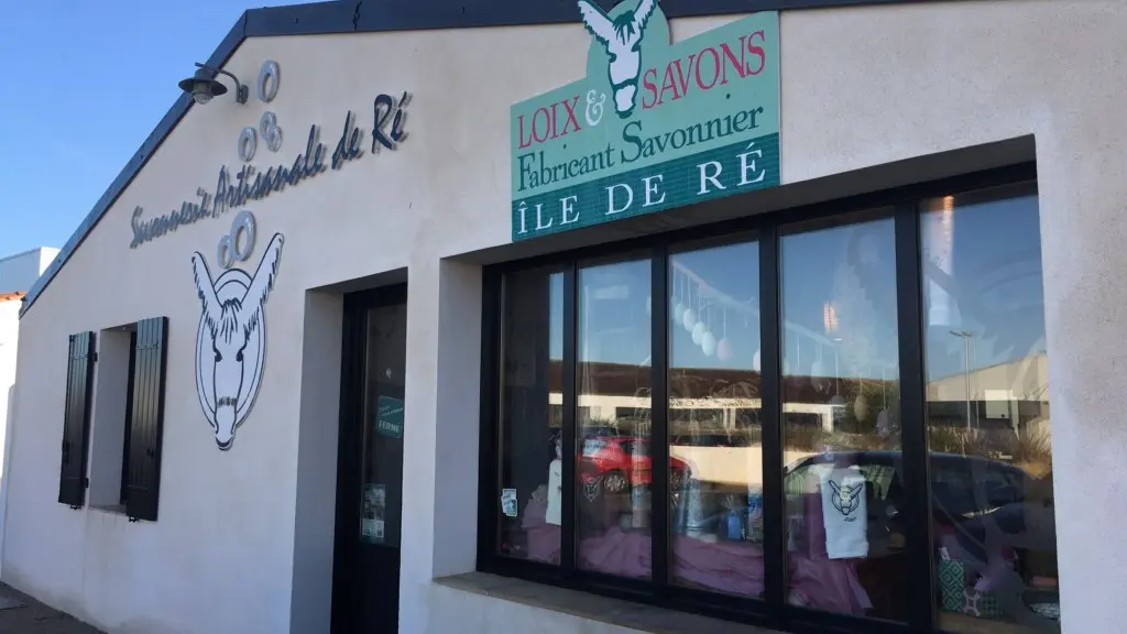 Devanture de Loix & Savons