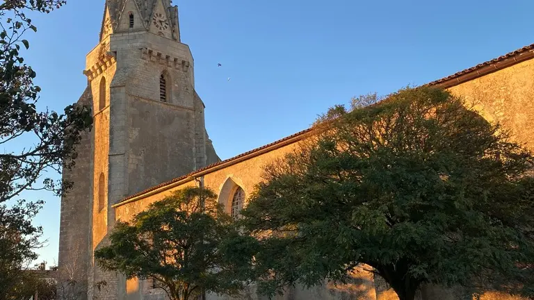 Photo extérieure de l'église de Sainte-Marie-de-Ré