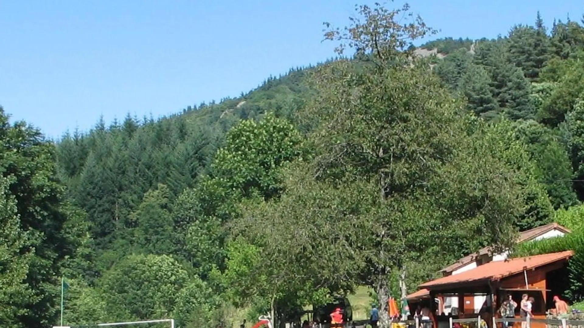 Plan d'eau du camping de Dornas