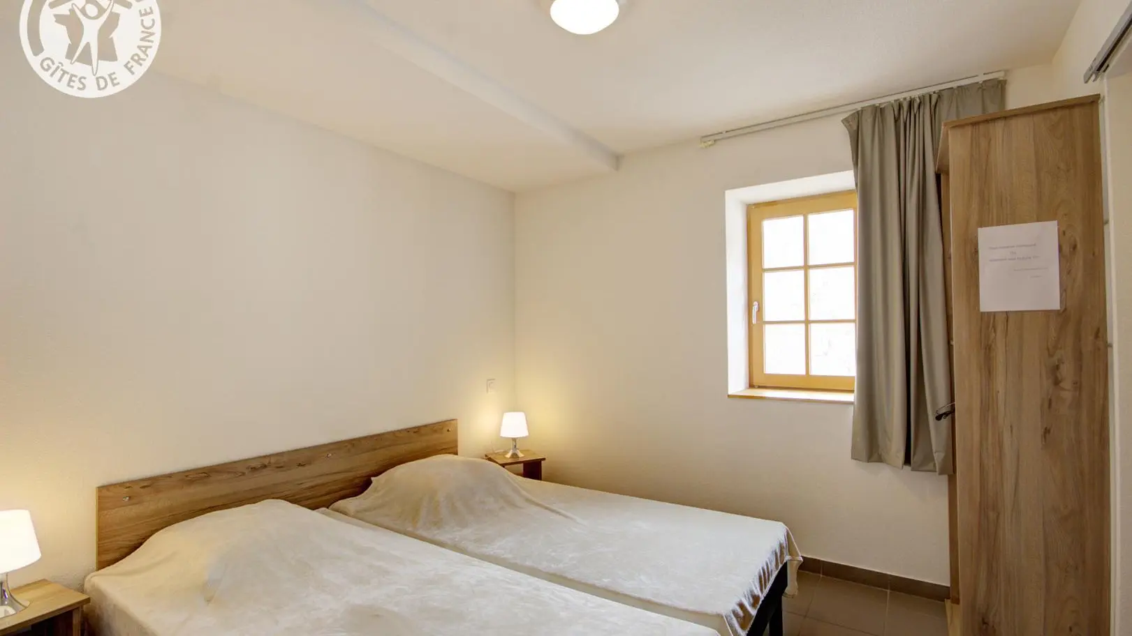 Chambre Blanche : 2 lits 90 jumables