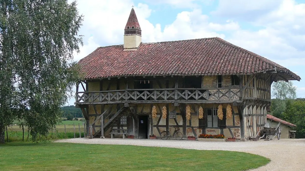 visite incontournable :ferme de la forêt XVI siècle.