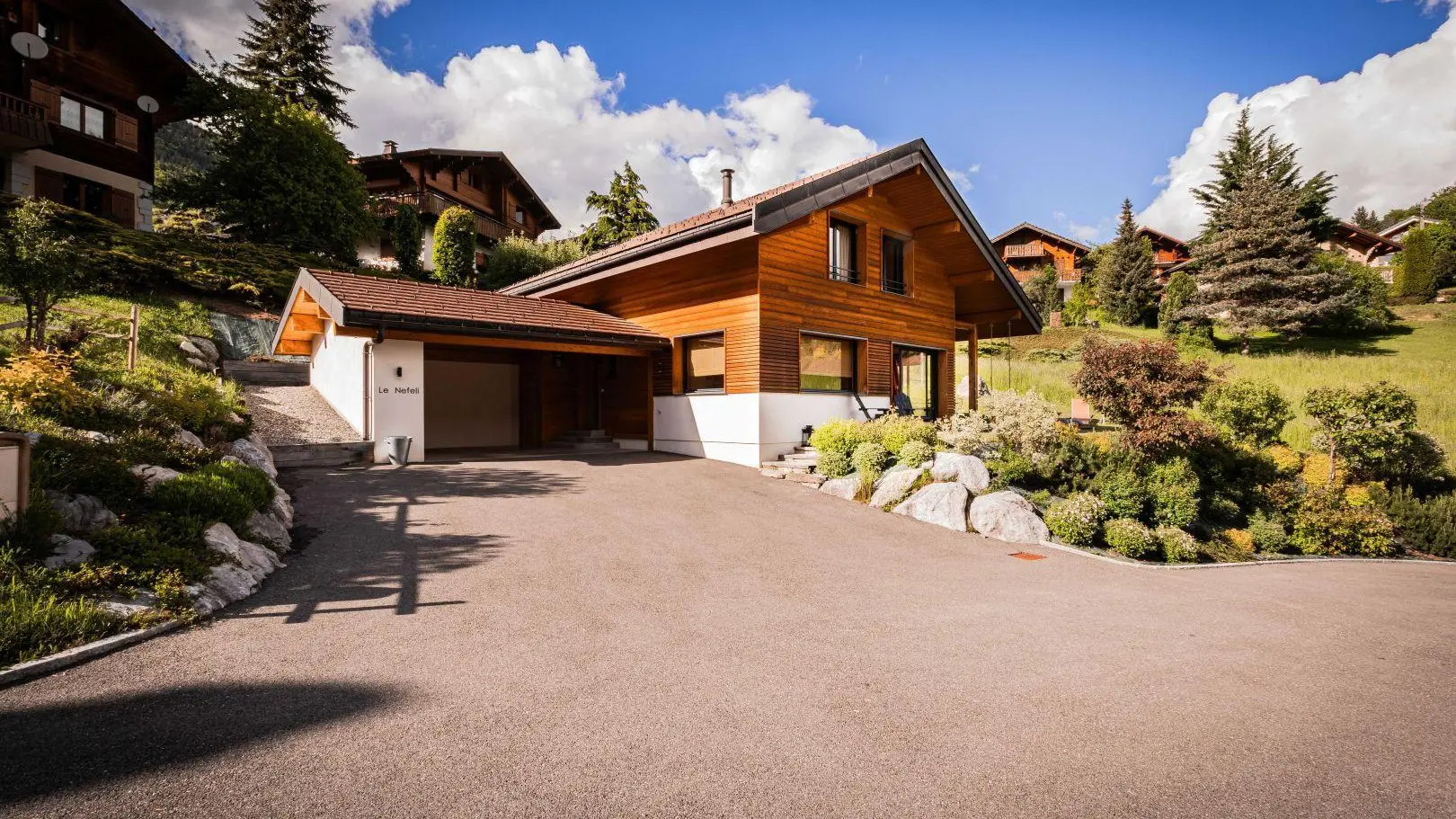 Le chemin privé pour arriver chalet.