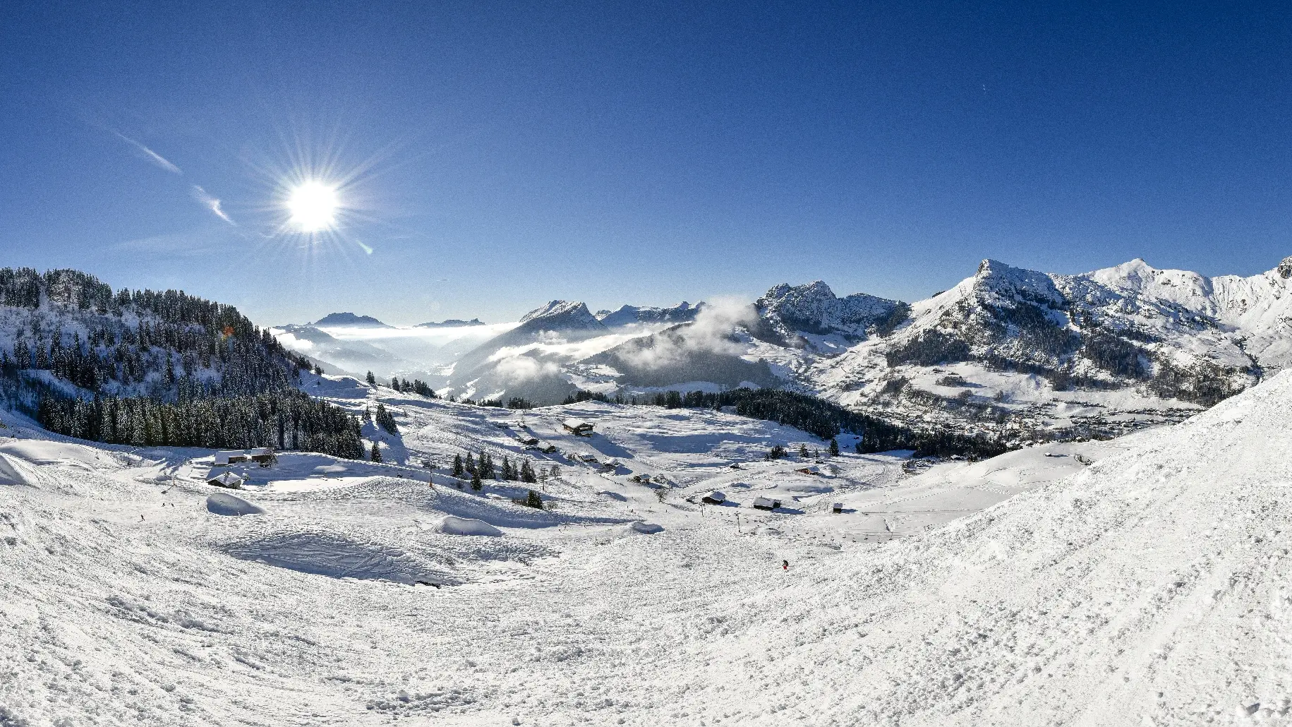 Grand soleil sur les pistes dans le secteur du Rosay