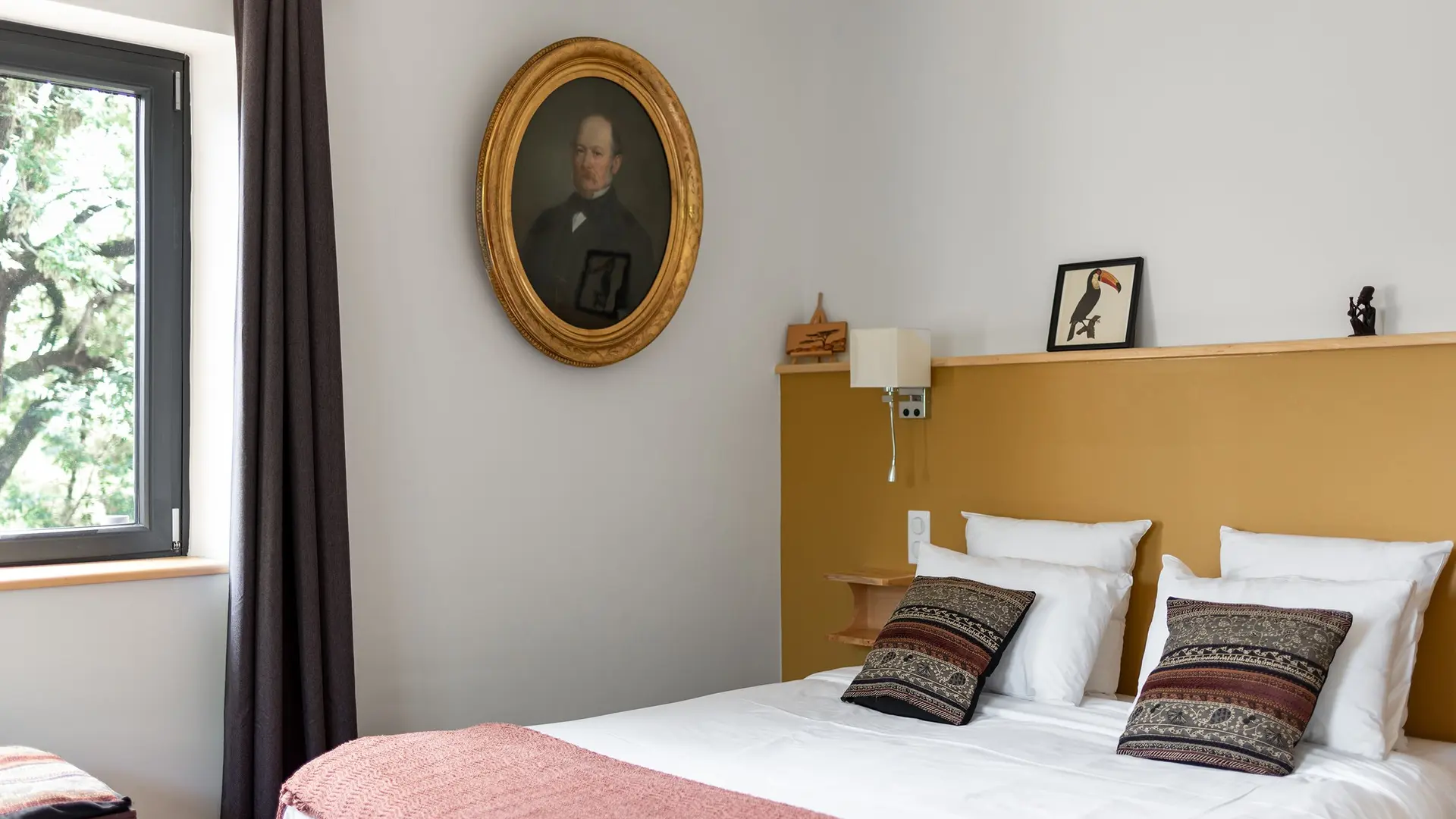 Notre chambre Toco: charme de l'ancien et confort du neuf à LOU PAPAGAI