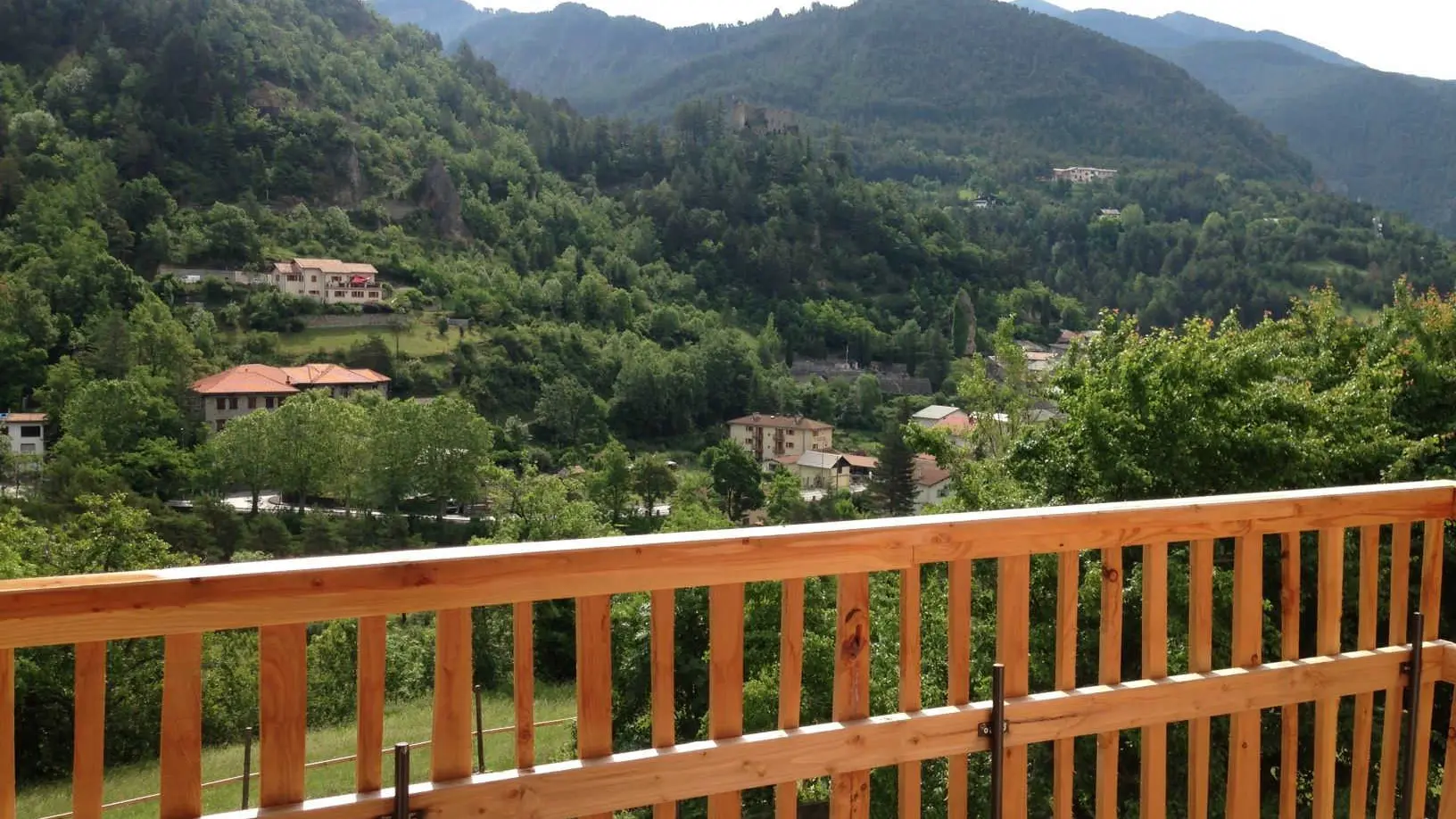 Le Colorado-Vue des montagnes-Guillaumes-Gîtes de France des Alpes-Maritimes