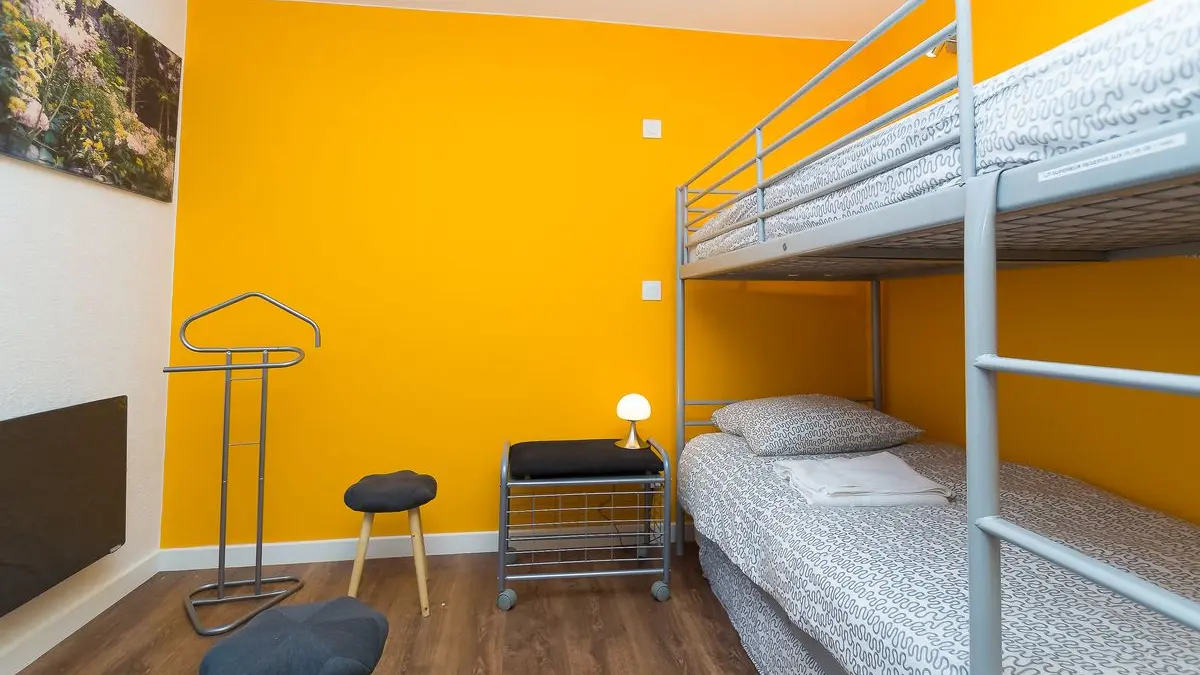 Rez-de-chaussée : chambre 03 Jaune