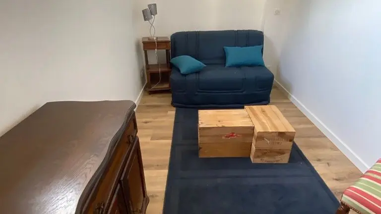 Espace lecture (avec un canapé type BZ)