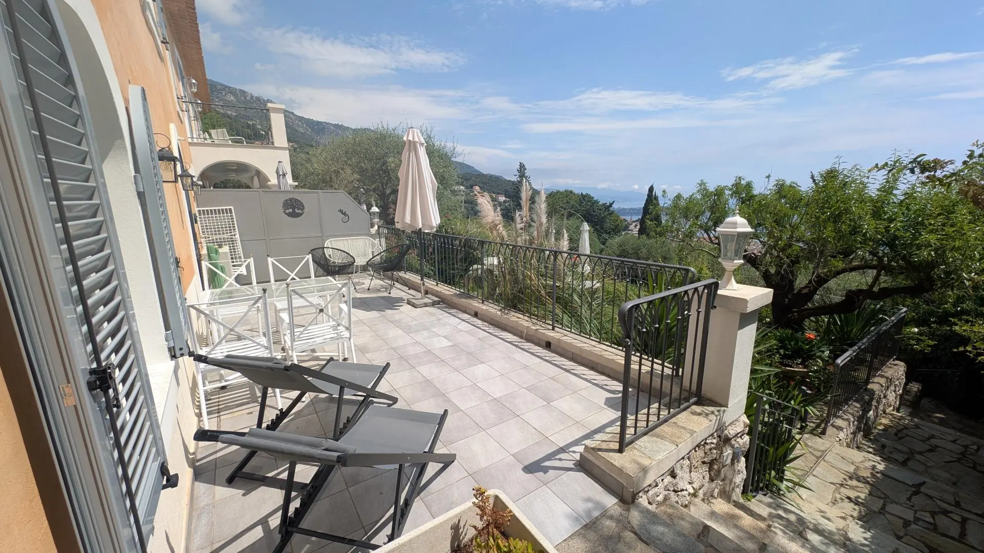 Le Cactus-Terrasse-Beausoleil-Gîtes de France des Alpes-Maritimes