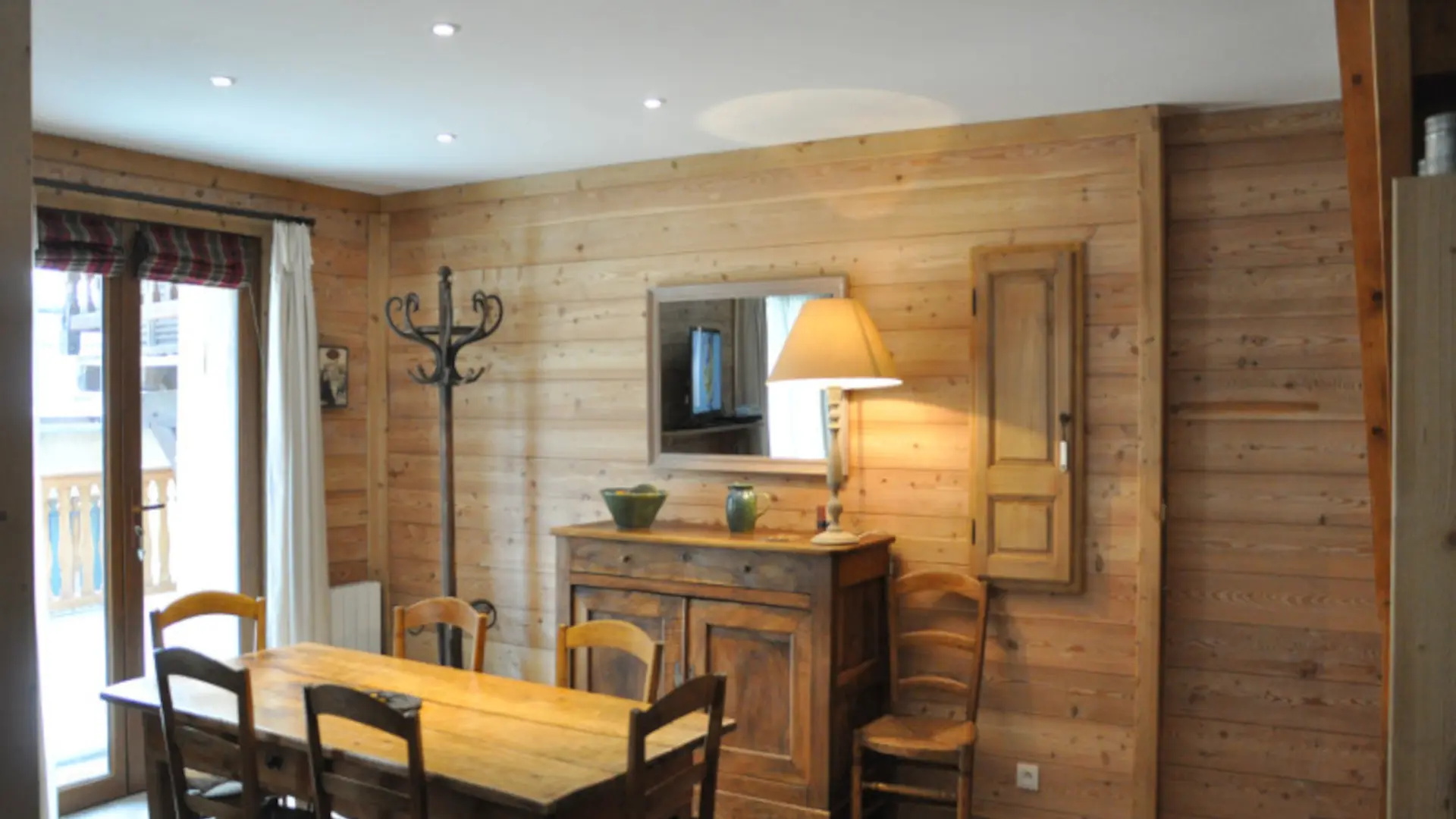 4-pieces-la-terrasse-gad-salle-a-manger-serre-chevalier-villeneuve