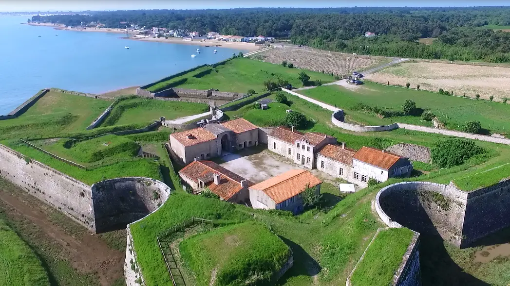 Vue aérienne du Fort La Prée