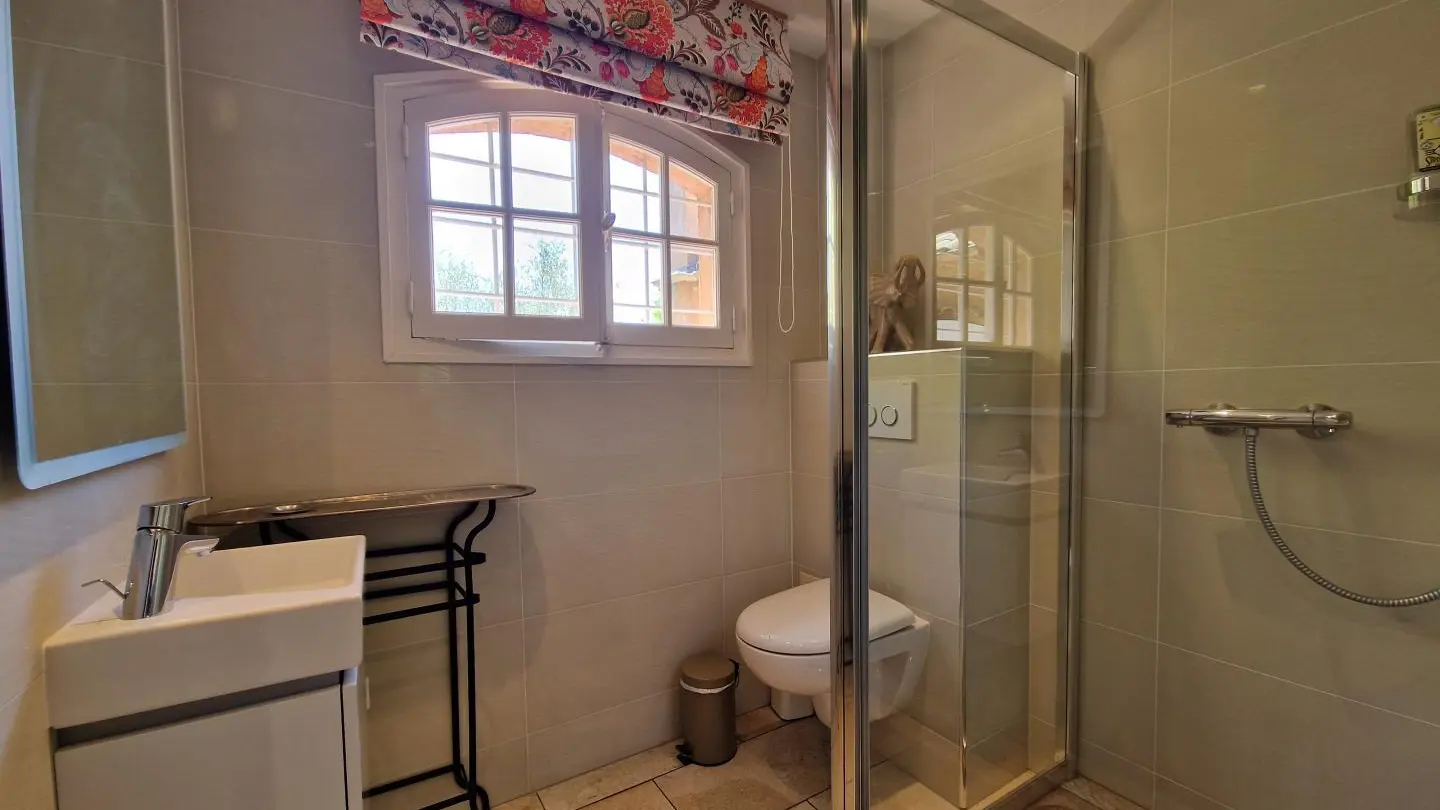 Gîte le Mas du safran-GRASSE- Salle d'eau attenante à la chambre 2-Gîtes de France Alpes-Maritimes