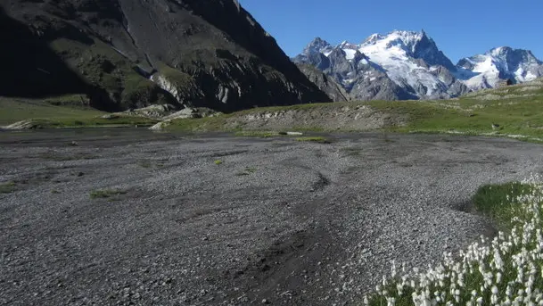 Sandur au Goleon : dépôt formé par des alluvions fluvio- glaciaires charriées et