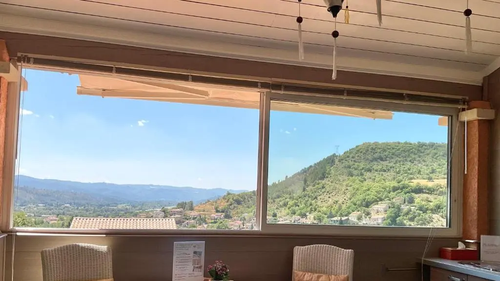 Table à manger et vue