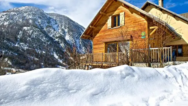 Le gîte sous la neige