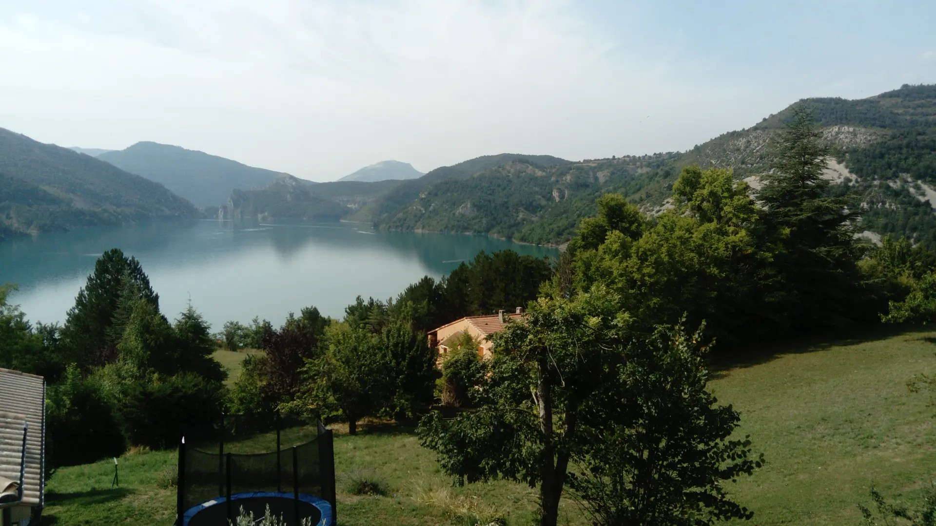 vue sur le lac de Castillon