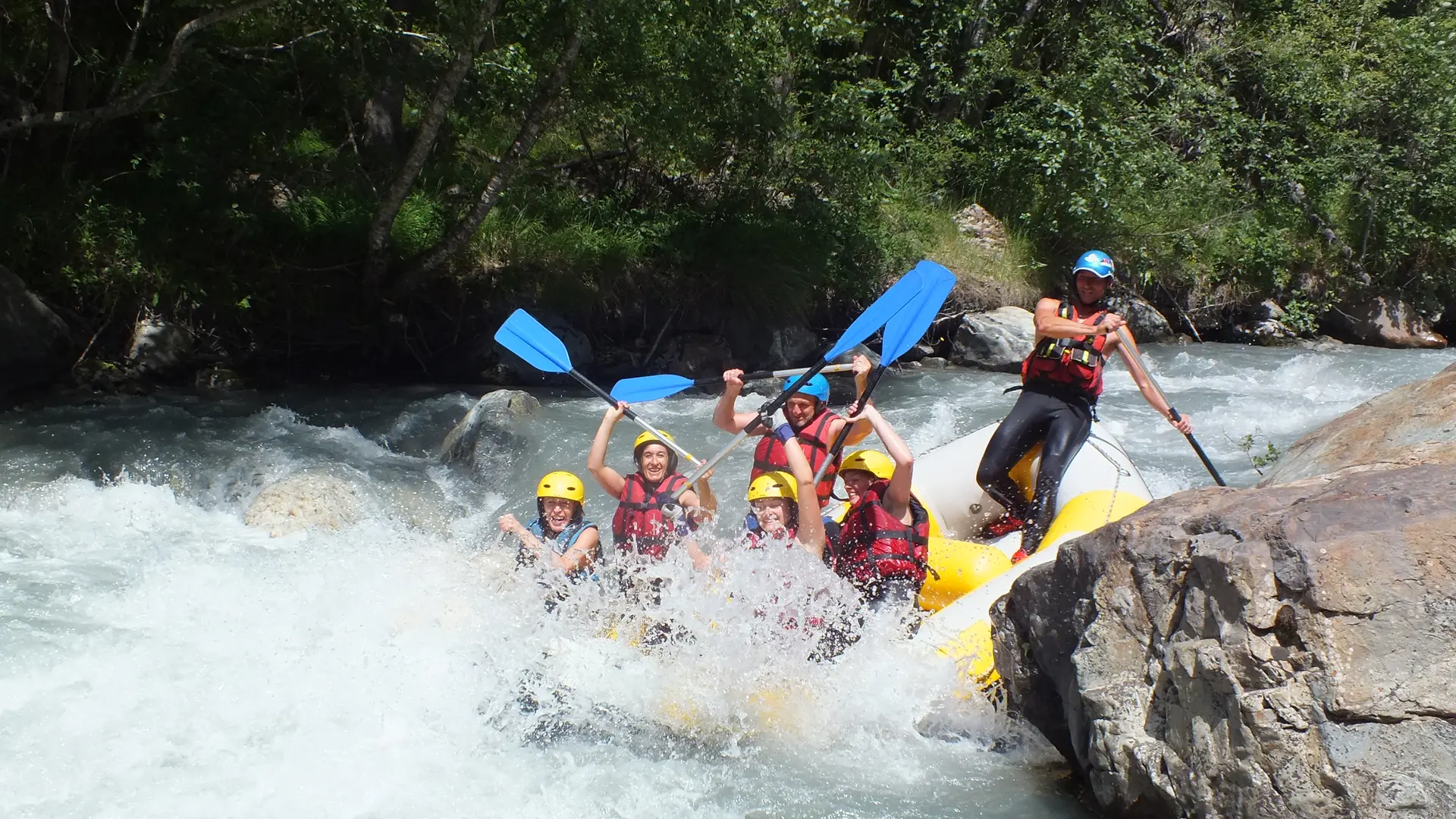 Descente en rafting avec No Limit Rafting