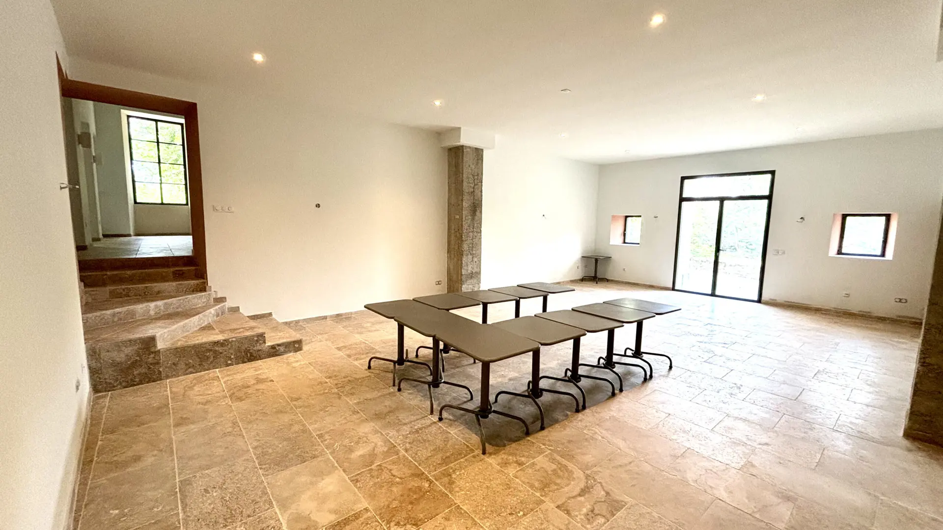 Espaces disponibles pour les groupes - salle de réception RDC