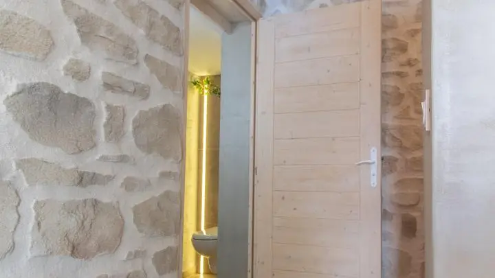 Chambre La Tournette - accès pièces d'eau